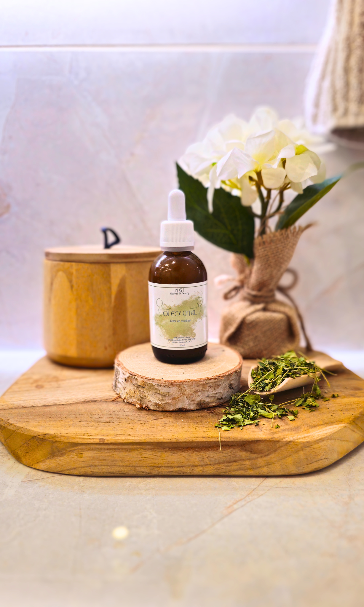 OLÉO VITAL | Huile de Moringa, une huile de soin multi-usages revitalisante et hydratante pour la peau, favorisant la croissance des cheveux et la barbe. Flacon avec pipette pour une application facile.